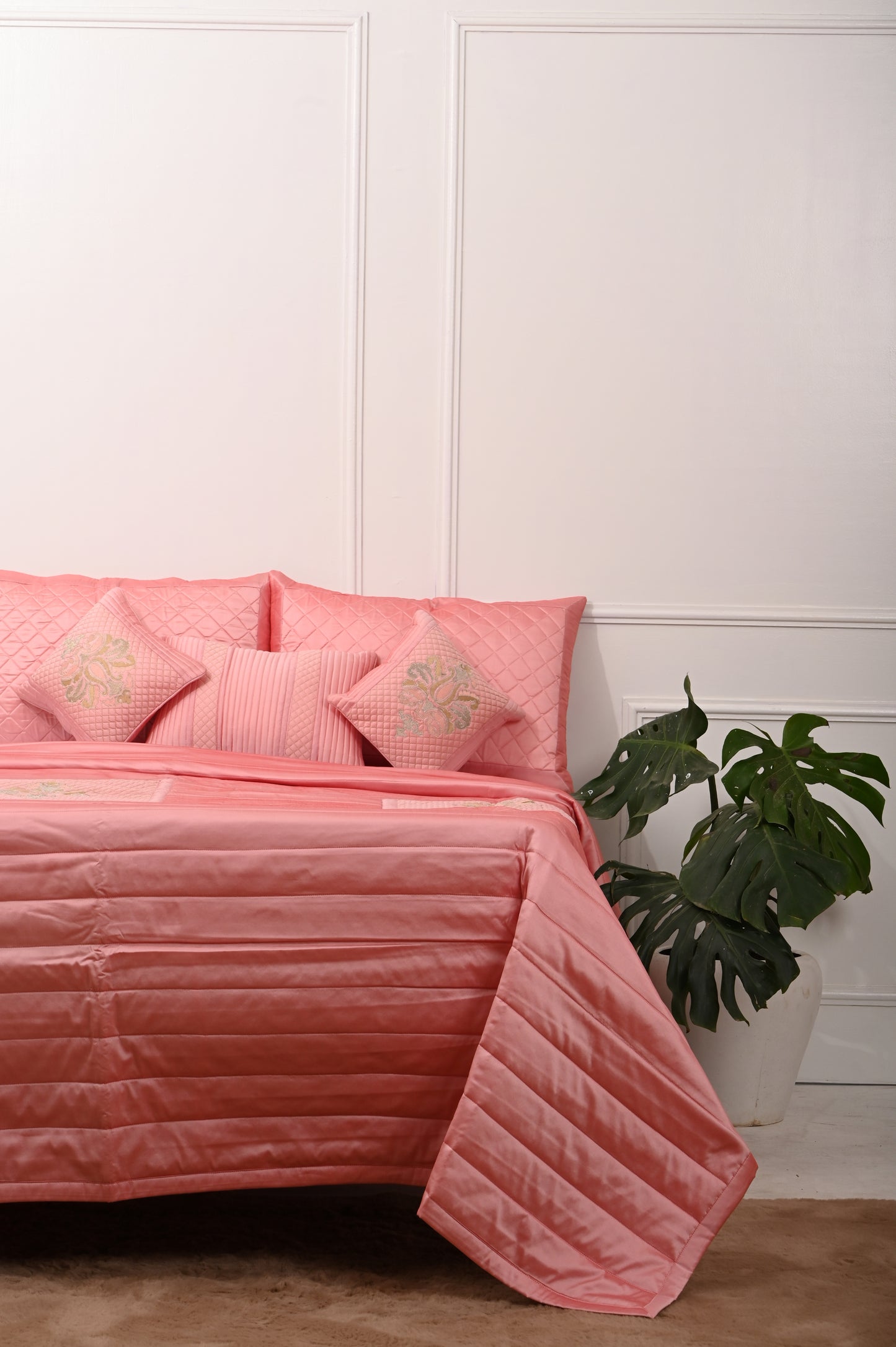 Embroided Cotton Pink Color King Size Bedsheet for Double Bed with Two Pillow Covers