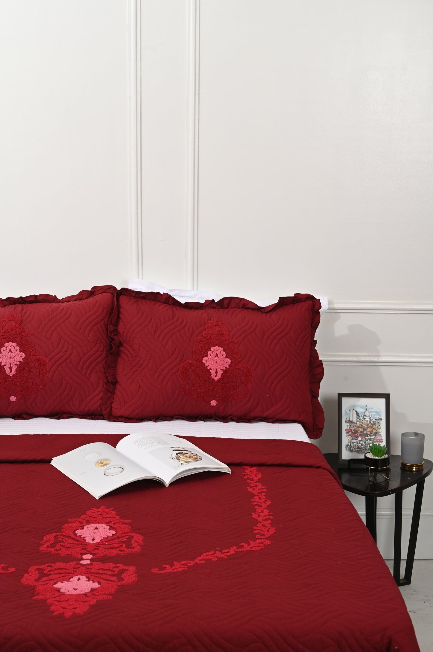 Embroidered Cotton Marron Color King Size Bedsheet for Double Bed with Two Pillow Covers