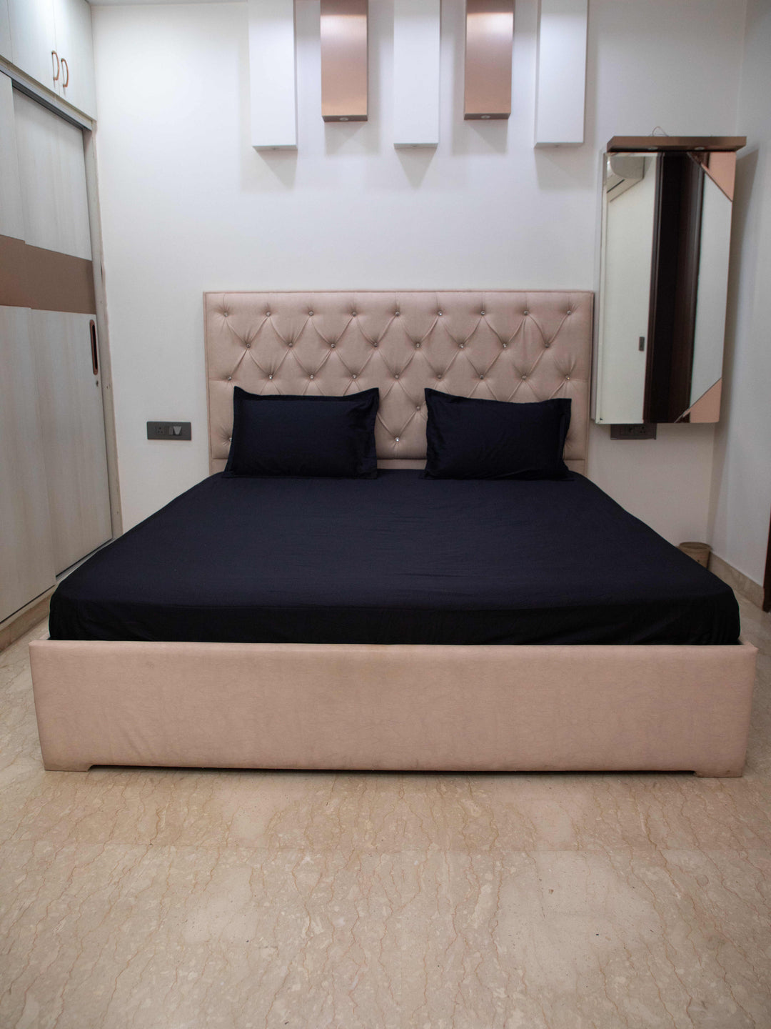 Black Solid 100% Cotton King Bedsheet With Pillow Covers