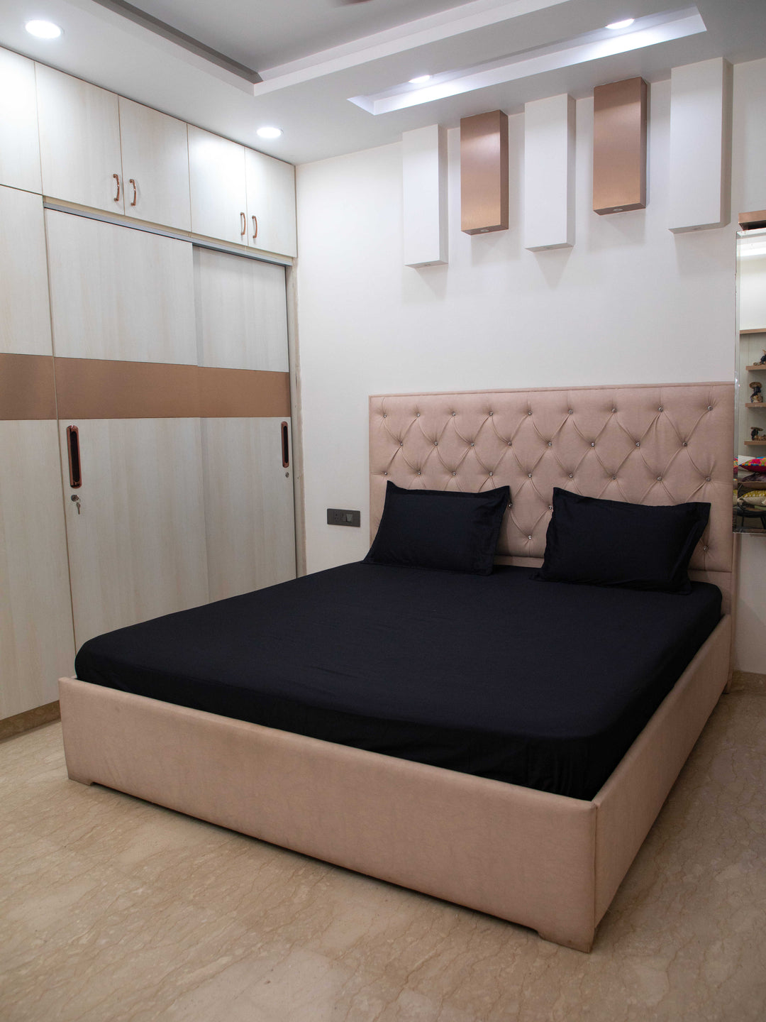 Black Solid 100% Cotton King Bedsheet With Pillow Covers