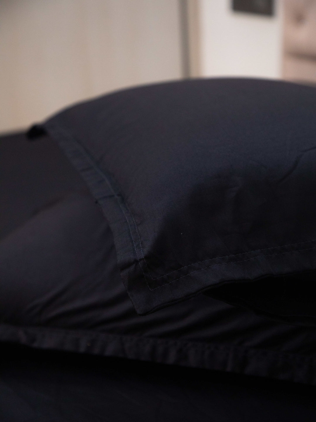 Black Solid 100% Cotton King Bedsheet With Pillow Covers