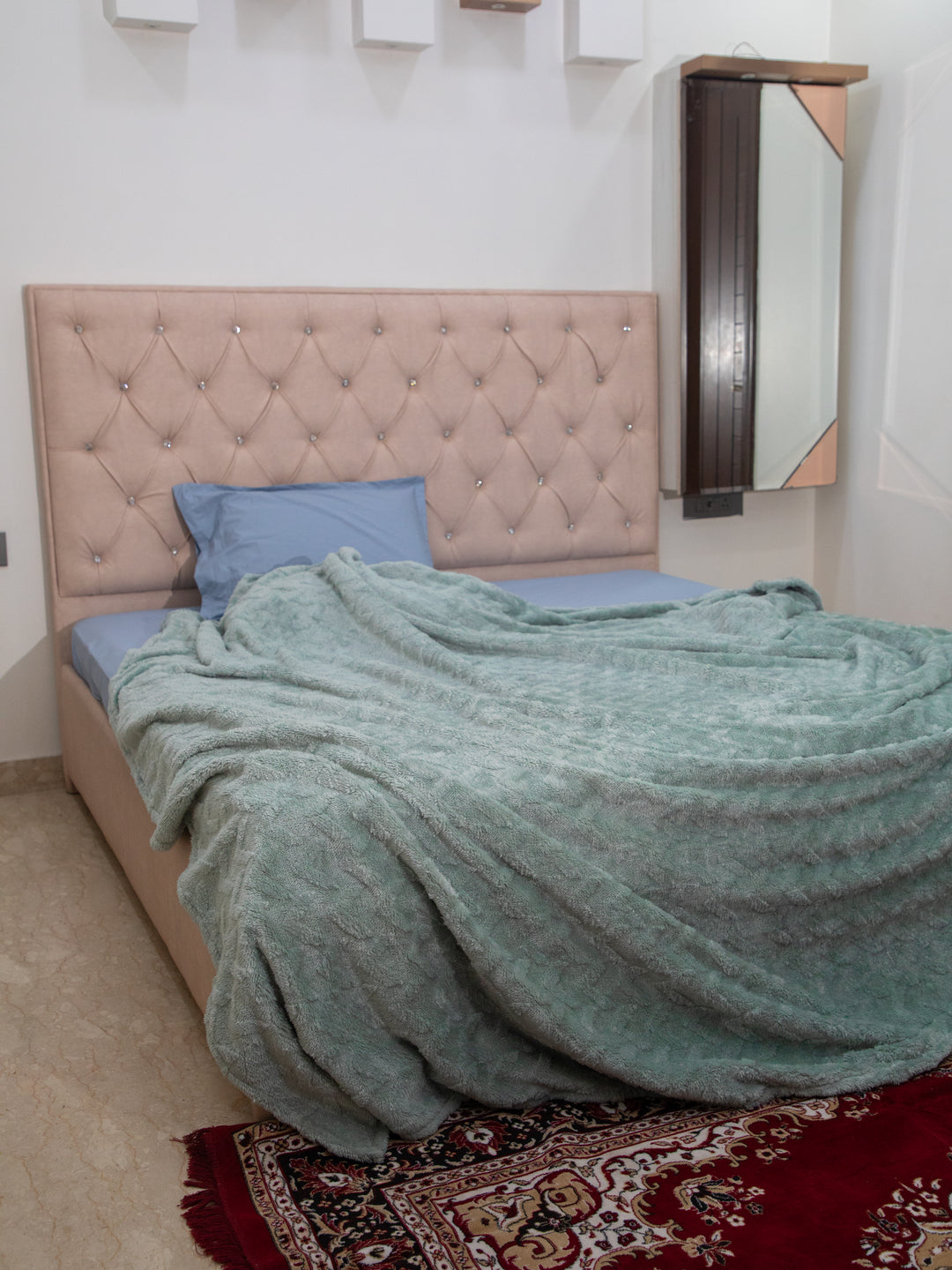 Mint Green Fur AC Room 300 GSM Double Bed Comforter 90x108