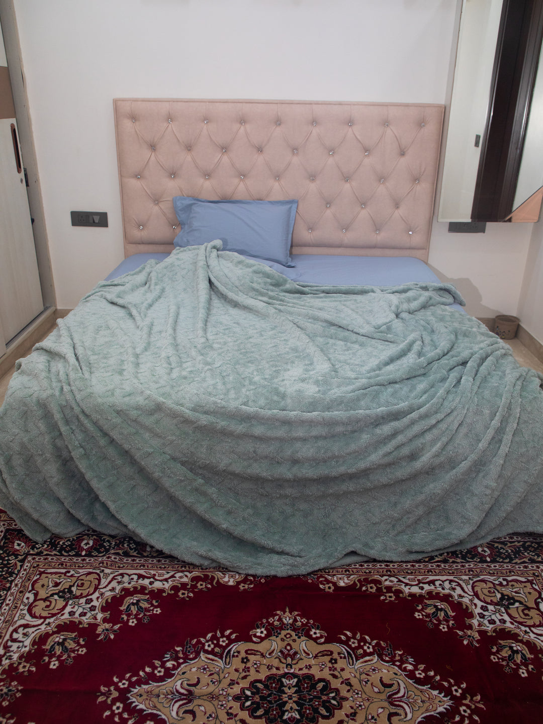 Mint Green Fur AC Room 300 GSM Double Bed Comforter 90x108