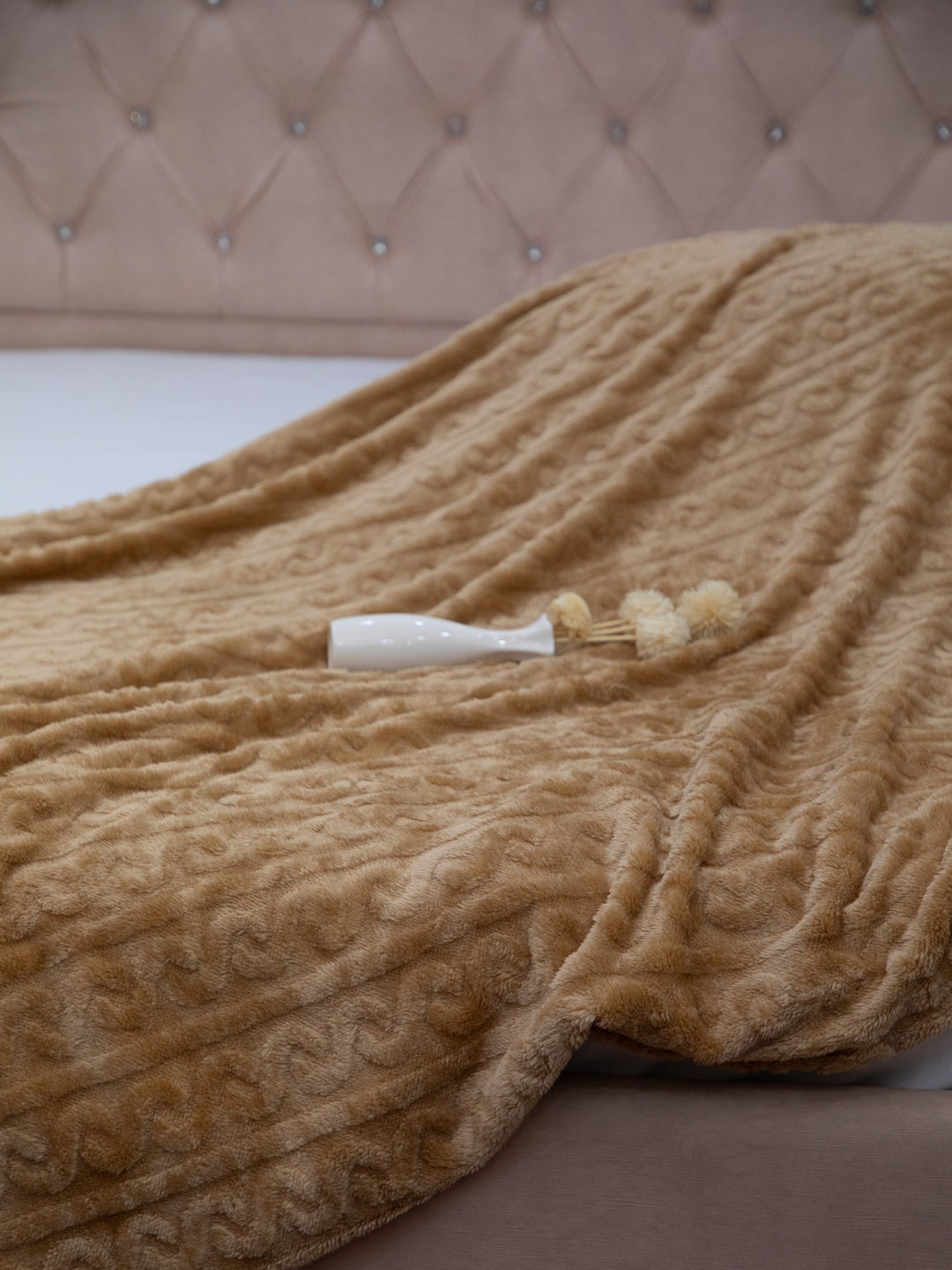 Brown Fur AC Room 300 GSM Double Bed Comforter 90x108