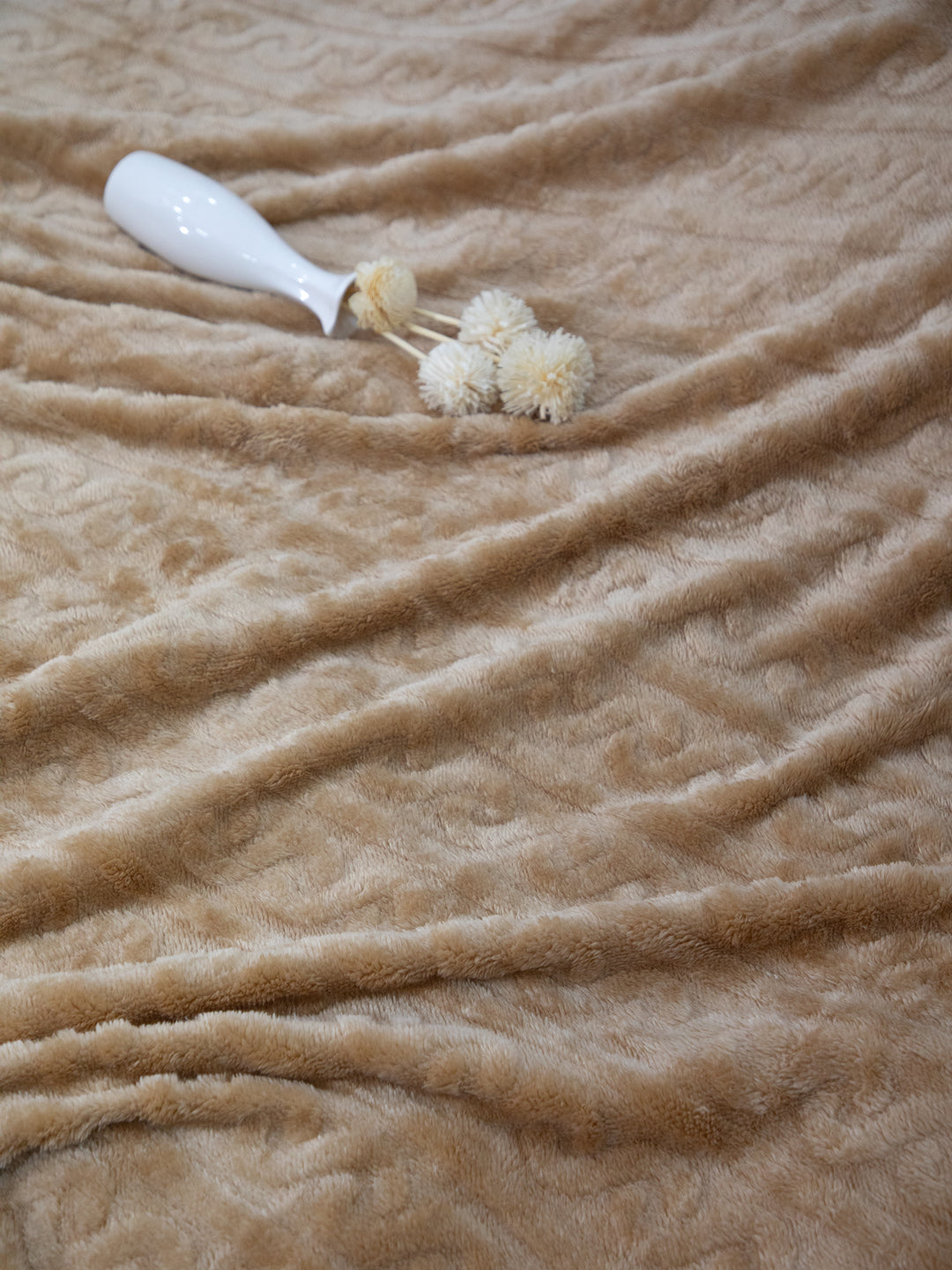 Brown Fur AC Room 300 GSM Double Bed Comforter 90x108