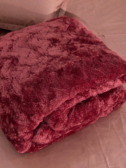 Red Fur AC Room 300 GSM Double Bed Comforter 90x108