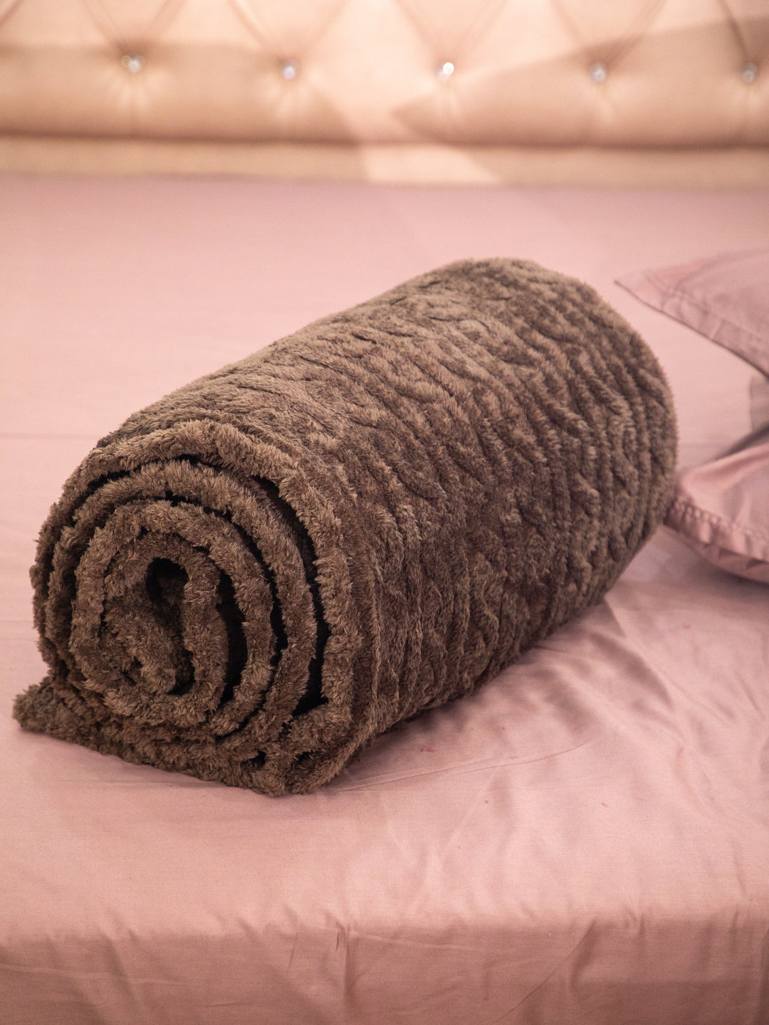 Dark Brown Fur AC Room 300 GSM Double Bed Comforter 90x108