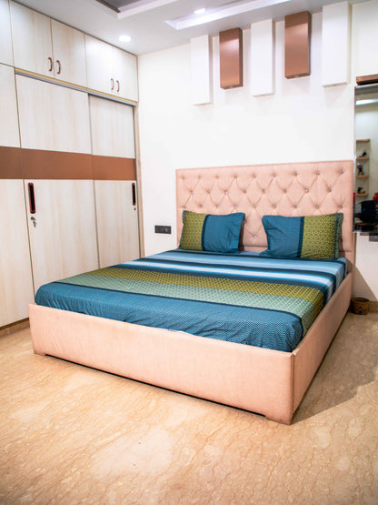 Turquoise Graphic 100% Cotton Bedsheet With Pillow Covers