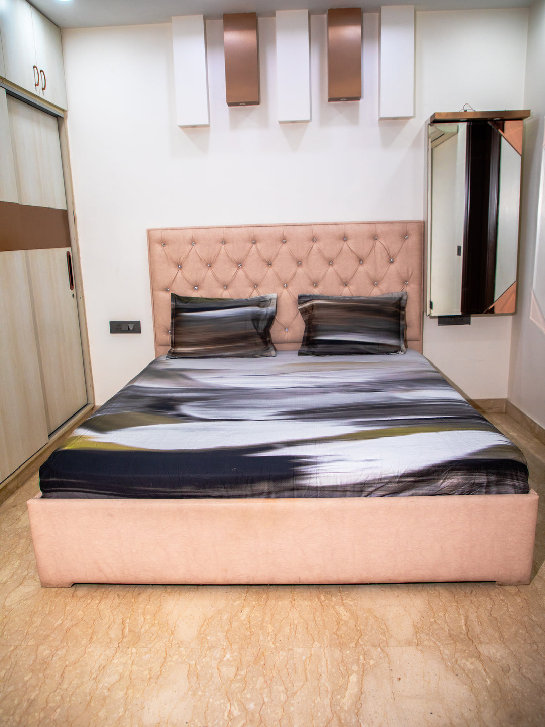 Multicolor Graphic 100% Cotton Bedsheet With Pillow Covers