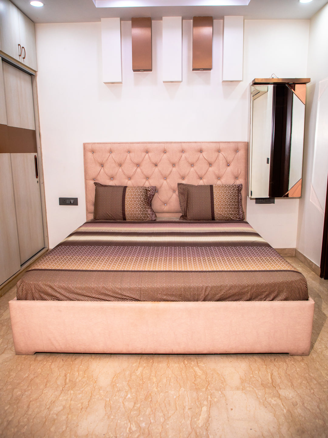 Brown Graphic 100% Cotton Bedsheet With Pillow Covers