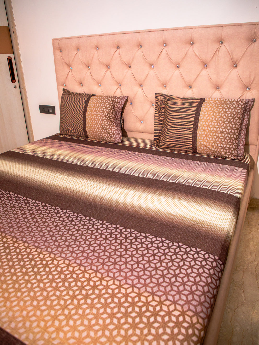 Brown Graphic 100% Cotton Bedsheet With Pillow Covers