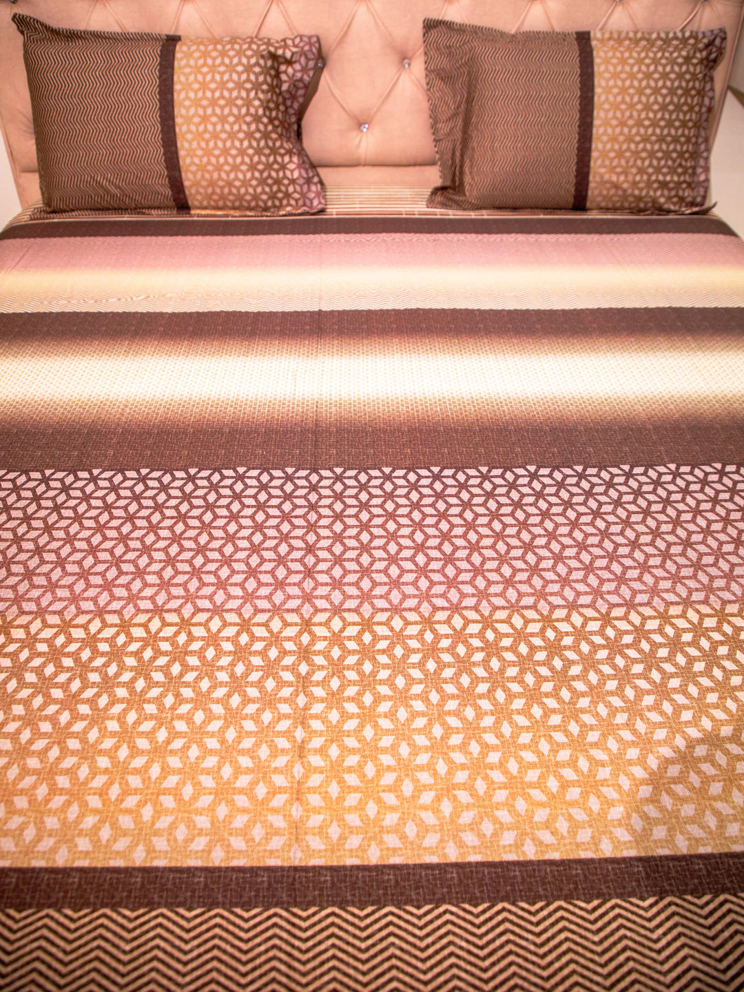 Brown Graphic 100% Cotton Bedsheet With Pillow Covers