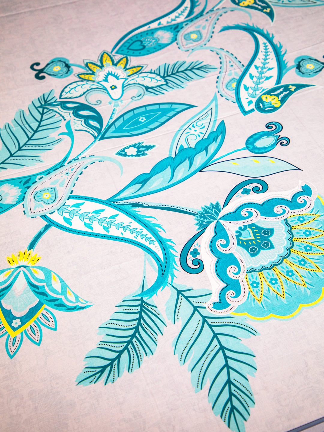 Aqua Floral Print 100% Cotton Flower Print Bedsheet With Pillow Covers