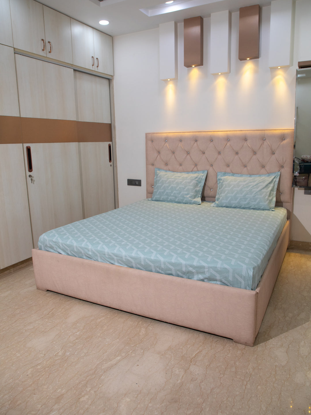 Light Teal 100% Cotton Bedsheet With Pillow Covers