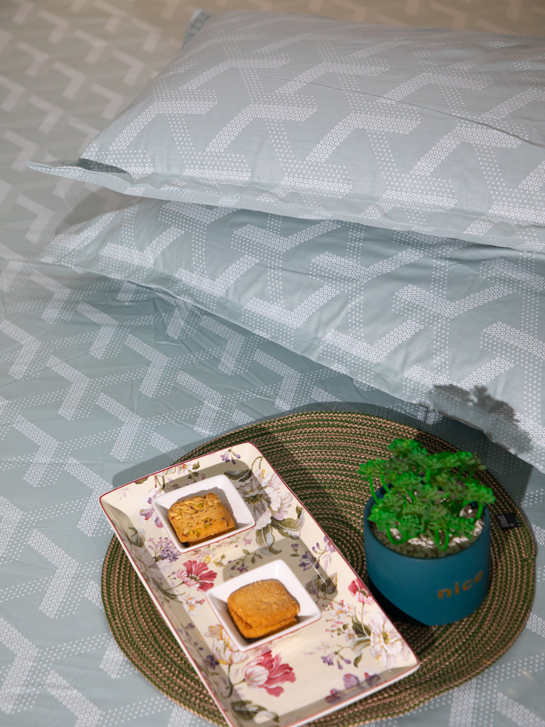 Light Teal 100% Cotton Bedsheet With Pillow Covers