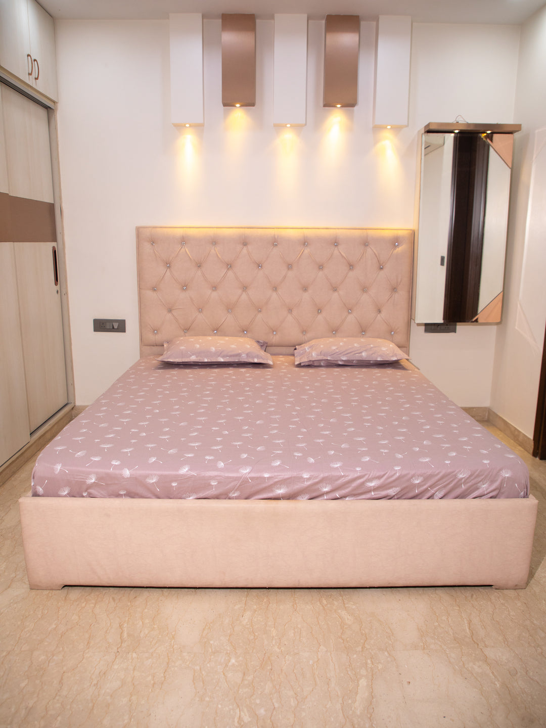 Pastel Pink Wish Leaf Print 100% Cotton King Bedsheet With Pillow Covers