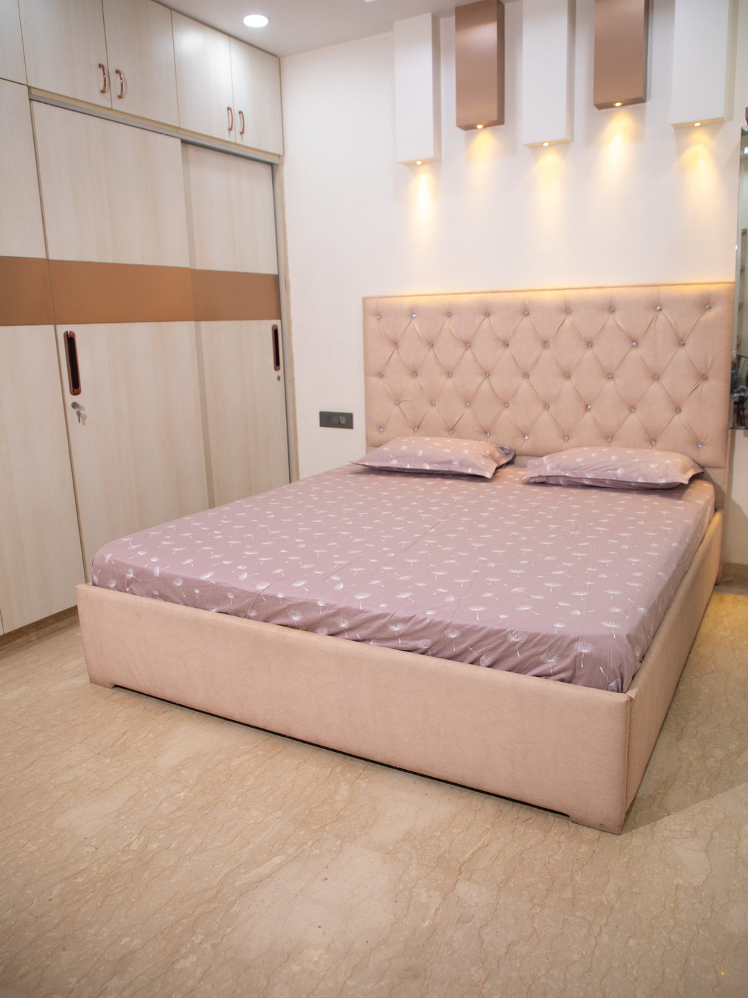 Pastel Pink Wish Leaf Print 100% Cotton King Bedsheet With Pillow Covers