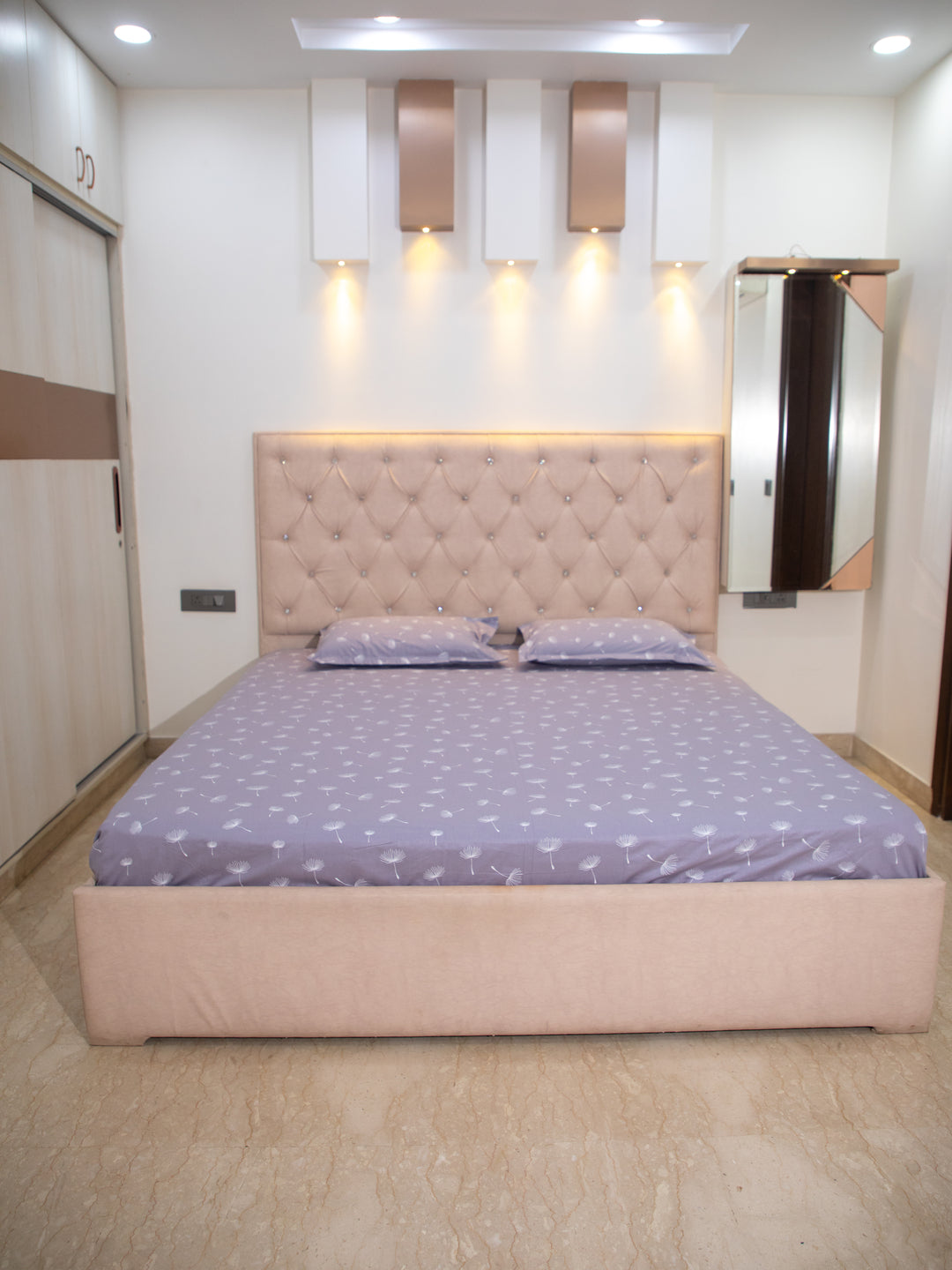 Purple Wish Leaf Print 100% Cotton King Bedsheet With Pillow Covers