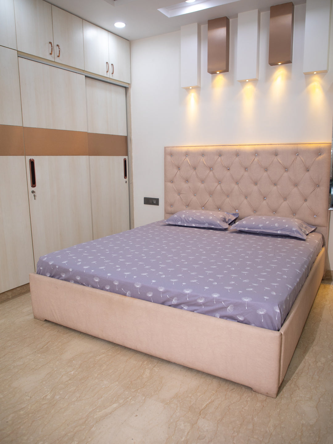 Purple Wish Leaf Print 100% Cotton King Bedsheet With Pillow Covers