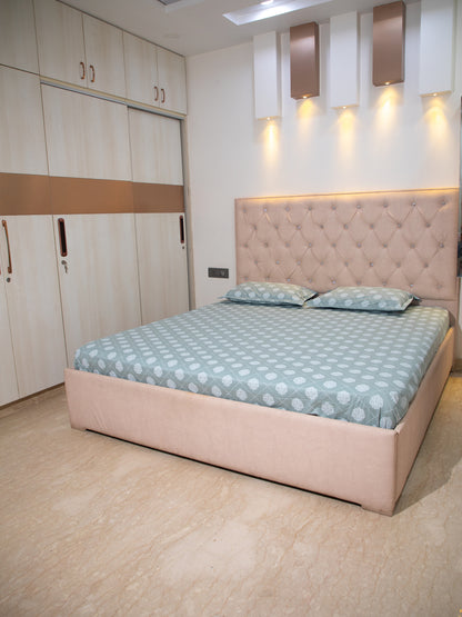 Pastel Green Motif Print 100% Cotton King Bedsheet With Pillow Covers