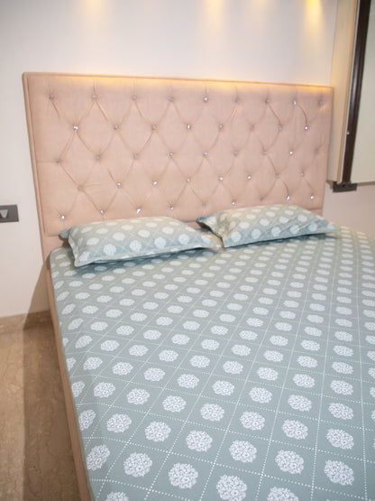 Pastel Green Motif Print 100% Cotton King Bedsheet With Pillow Covers
