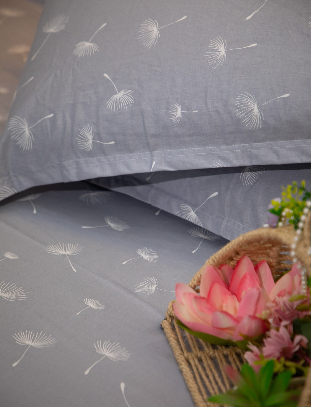 Grey Wish Leaf Print 100% Cotton King Bedsheet With Pillow Covers