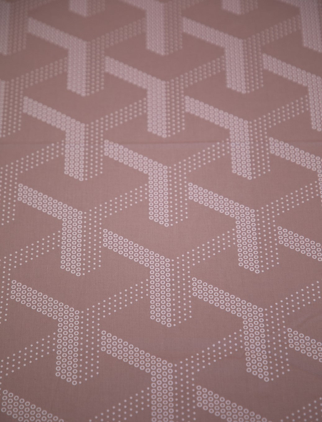 Rose Pink Geometrical 100% Cotton King Bedsheet With Pillow Covers