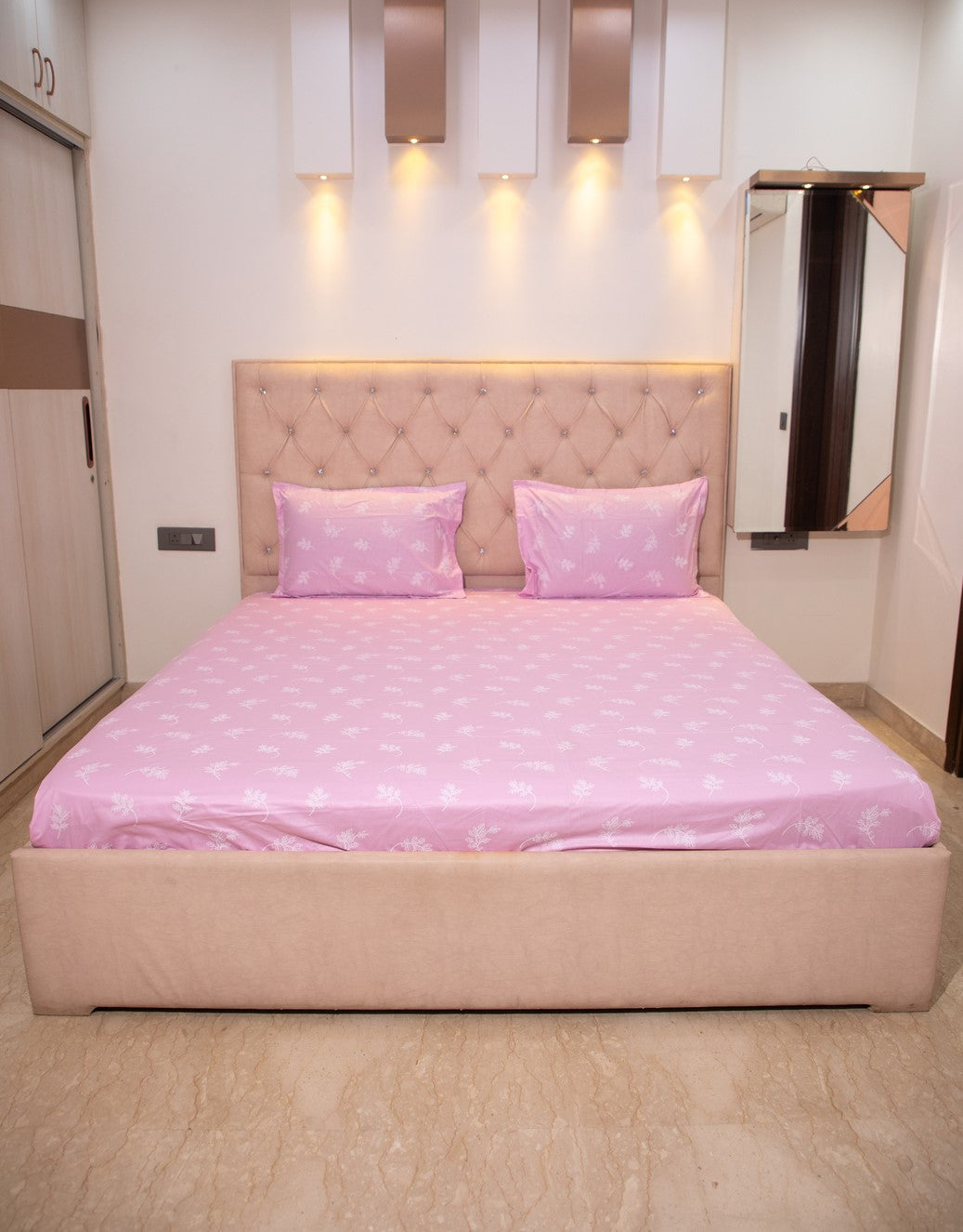 Candy Pink Leaf Print 100% Cotton King Bedsheet With Covers