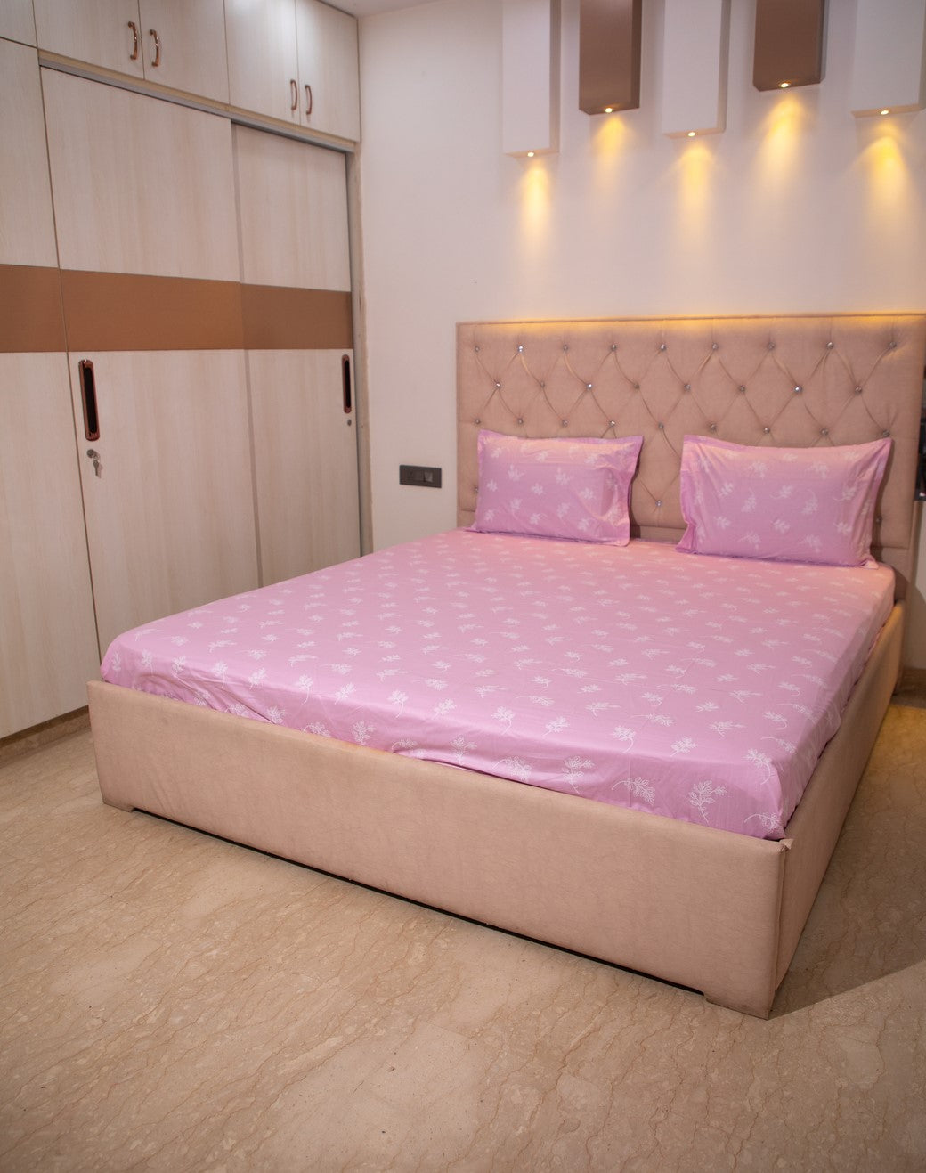 Candy Pink Leaf Print 100% Cotton King Bedsheet With Covers