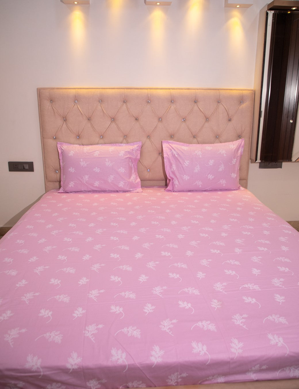 Candy Pink Leaf Print 100% Cotton King Bedsheet With Covers