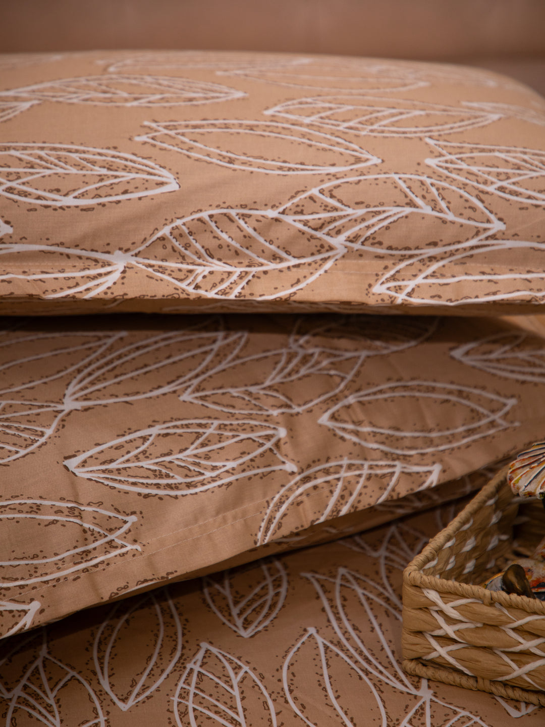 Tan Leaf 100% Cotton King Bedsheet With Pillow Covers