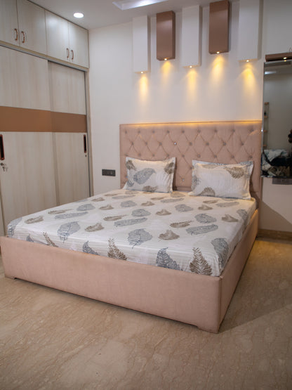 Off White Leaf Print 100% Cotton King Bedsheet With Pillow Covers