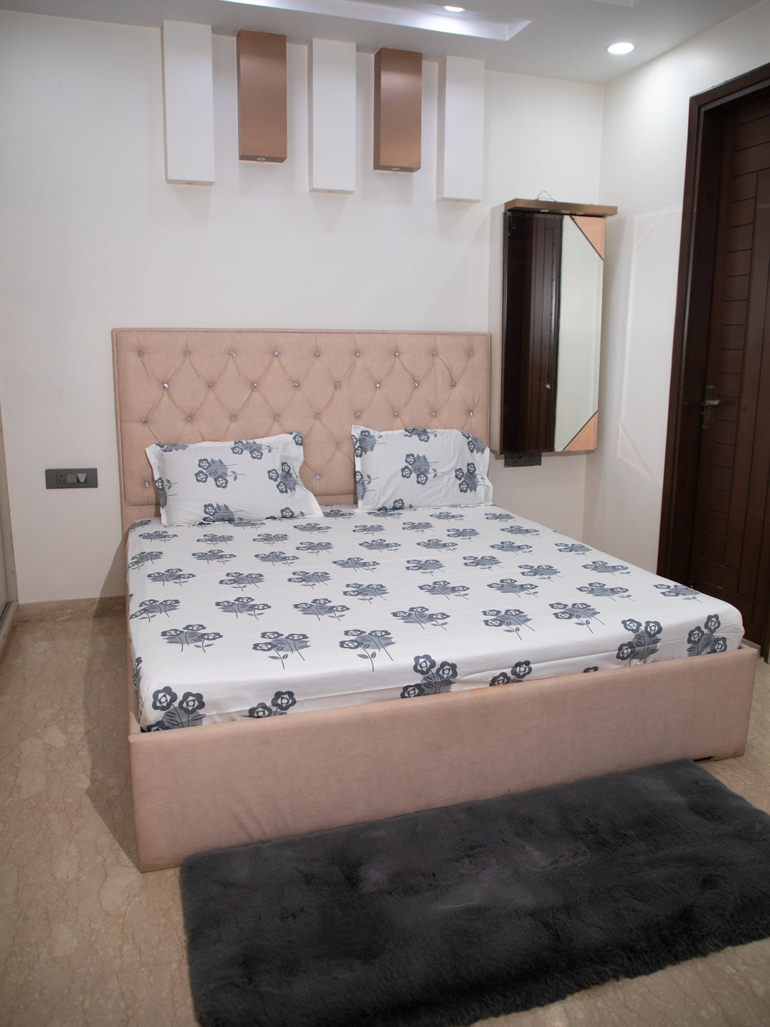 Gray Floral White Base 100% Cotton King Bedsheet With Pillow Covers