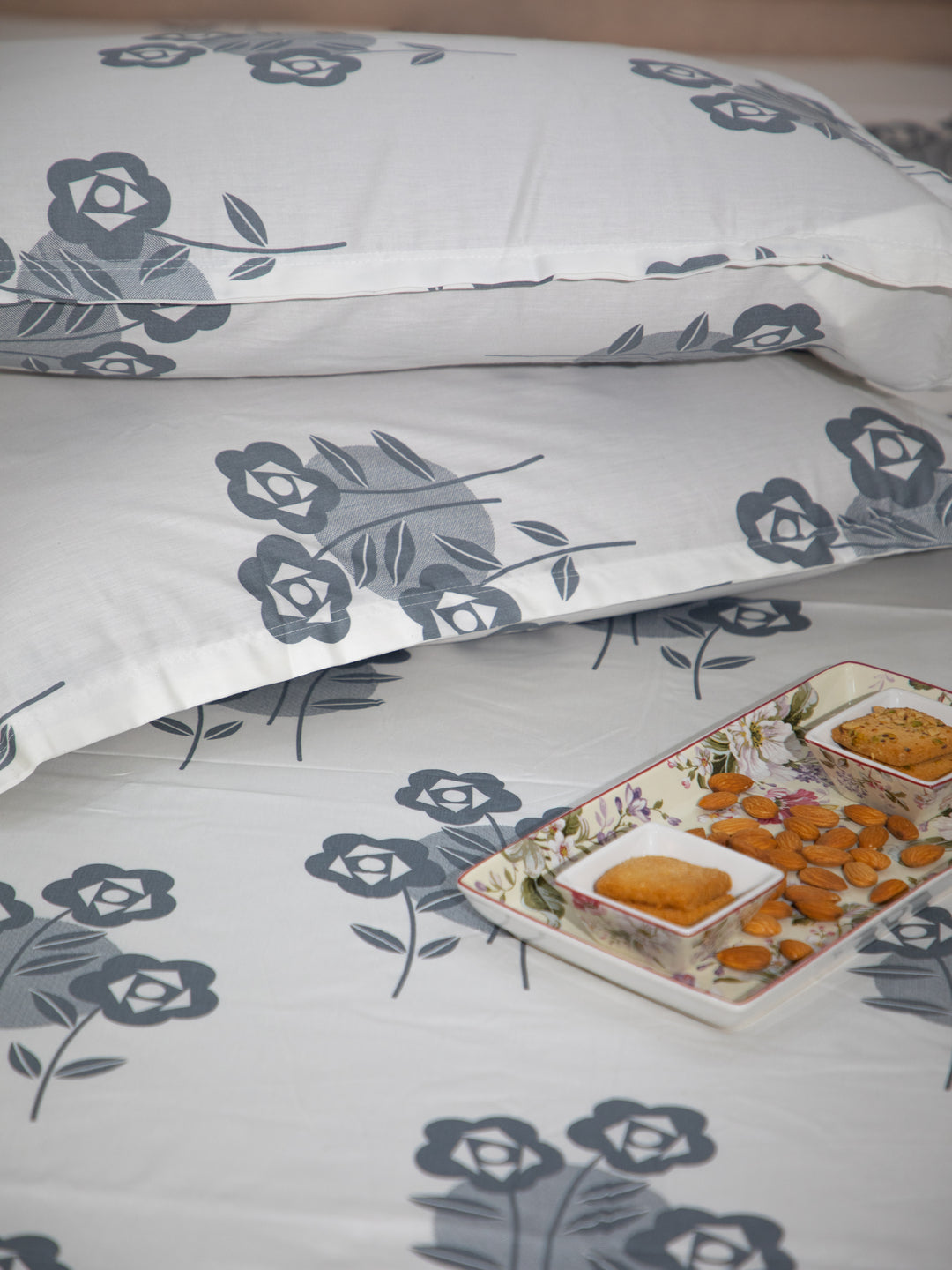 Gray Floral White Base 100% Cotton King Bedsheet With Pillow Covers