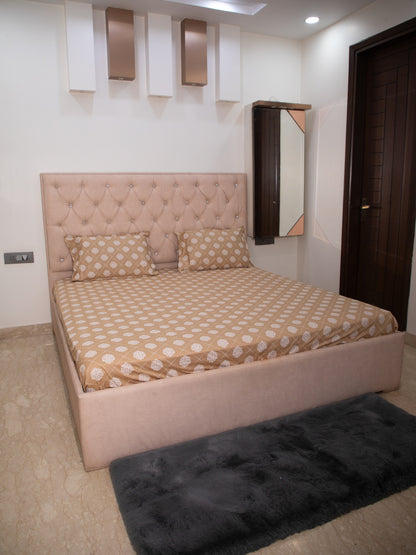 Tan Base White Motif Print 100% Cotton King Bedsheet With Pillow Covers