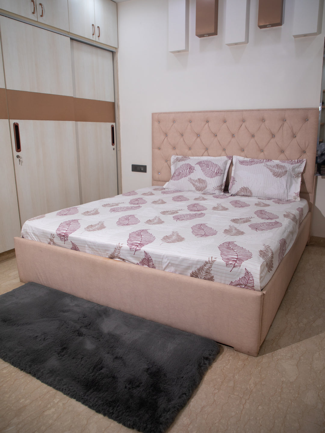 Off Base Leaf Print 100% Cotton King Bedsheet With Pillow Covers