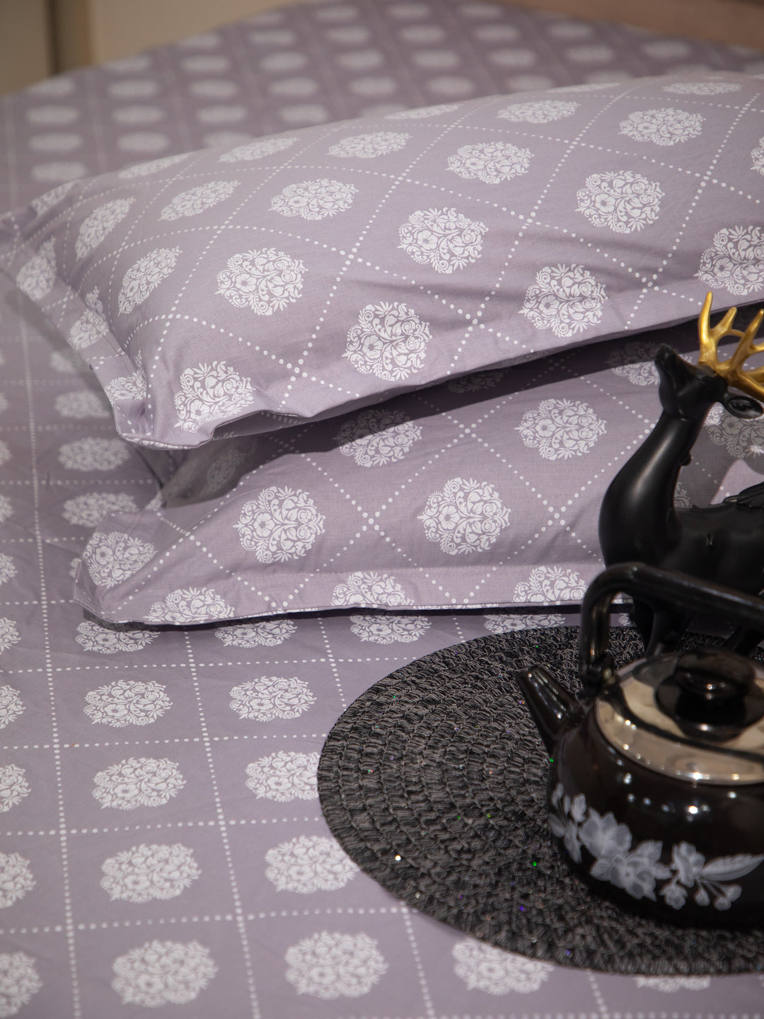 Purple Base Motif Print 100% Cotton King Bedsheet With Pillow Covers