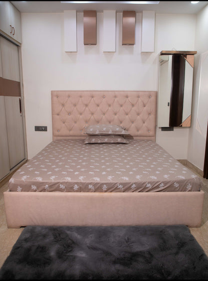 Tan Base Leaf Print 100% Cotton King Bedsheet With Pillow Covers