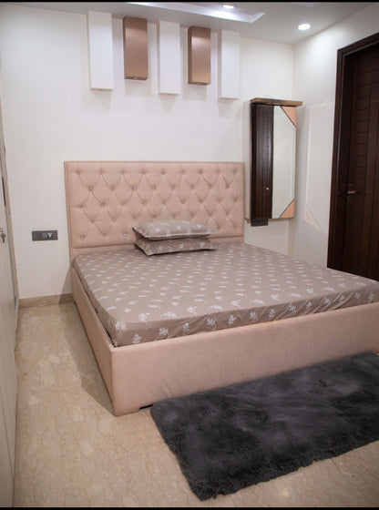 Tan Base Leaf Print 100% Cotton King Bedsheet With Pillow Covers