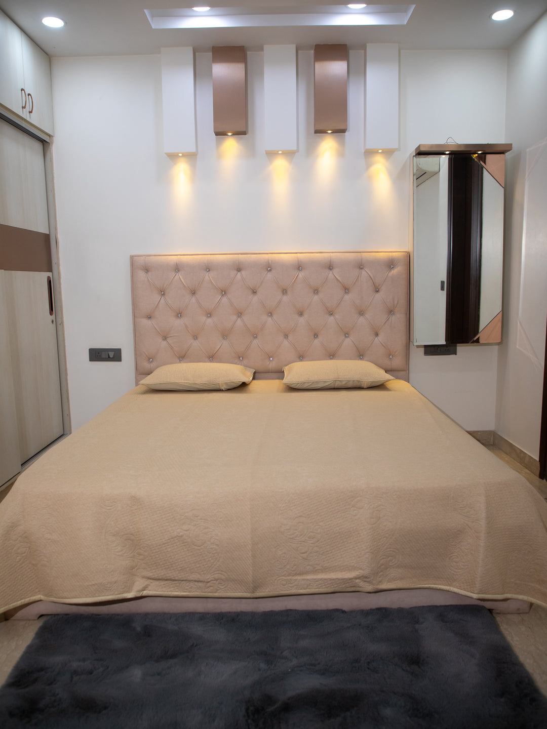 Cream Textured  Cotton Double Bedcover With 2 Pillow Covers