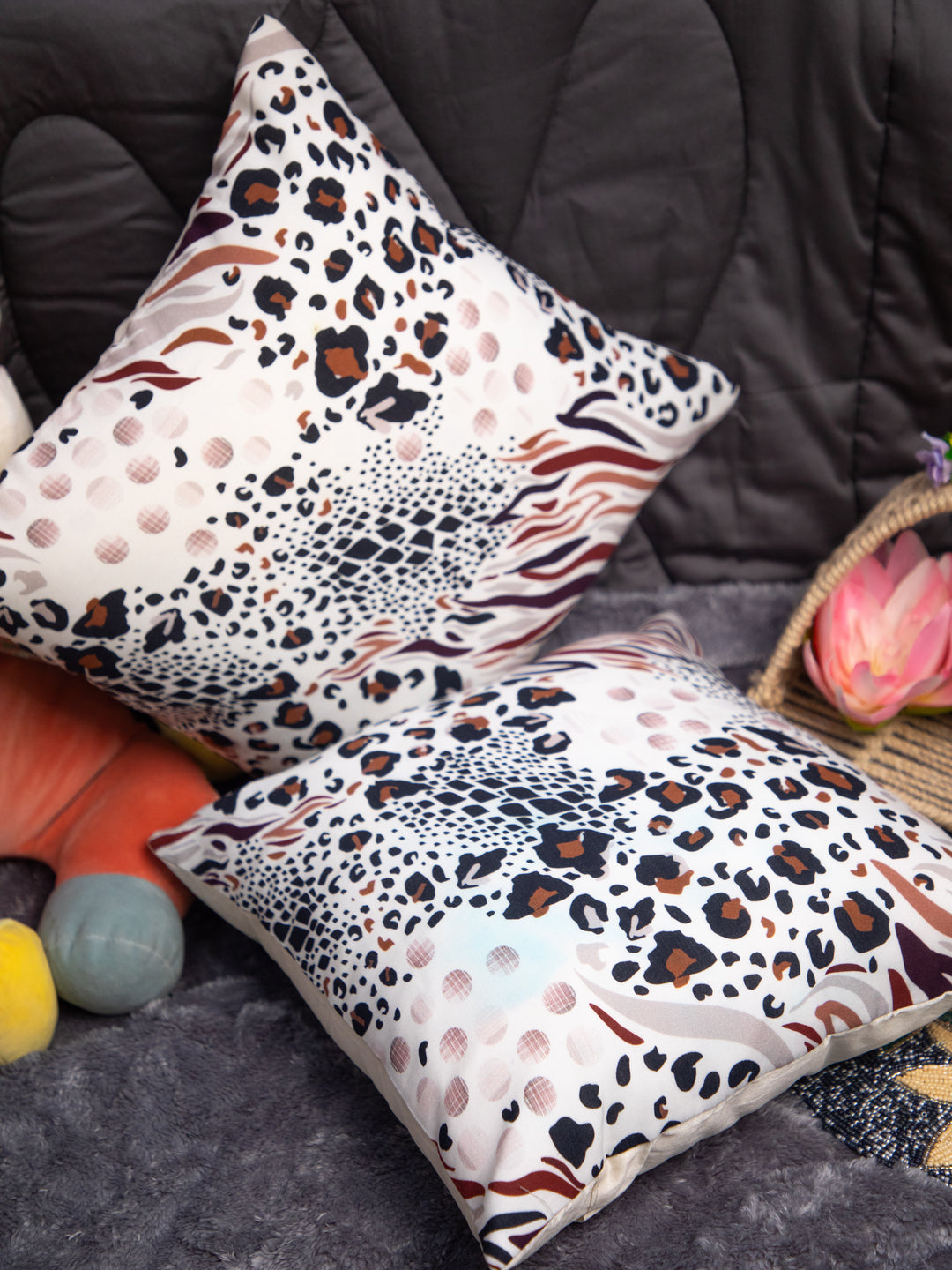 White &amp; Multicolor Print Cotton Square Cushion Cover Set Off 2