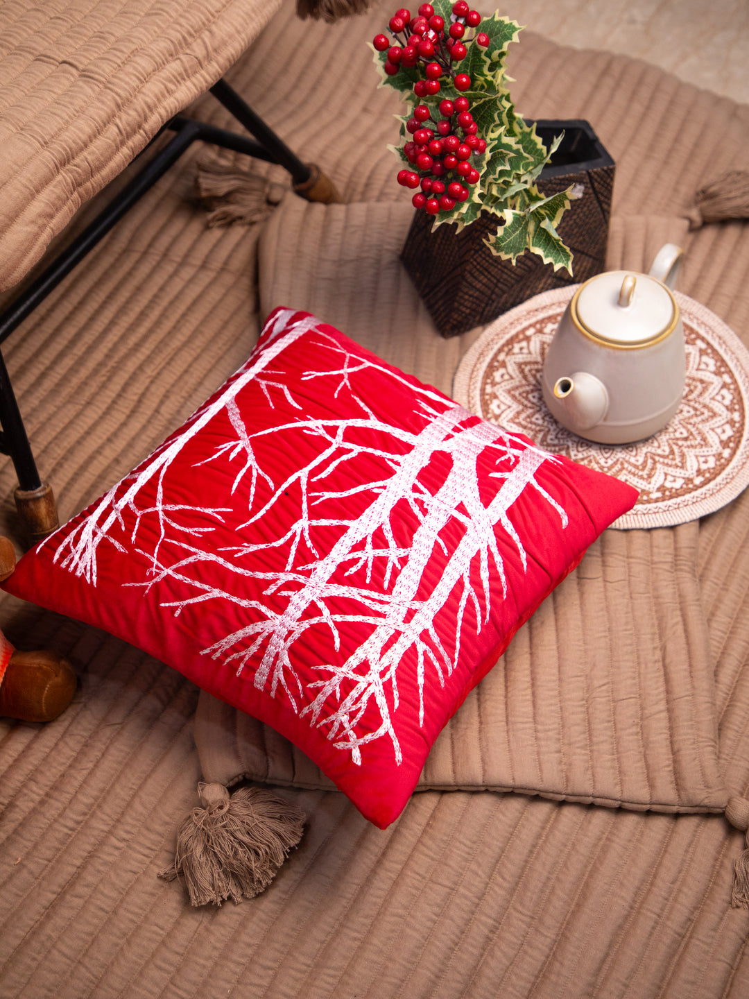 Red Velvet And White Embroidery &nbsp;Printed Square Cushion Cover