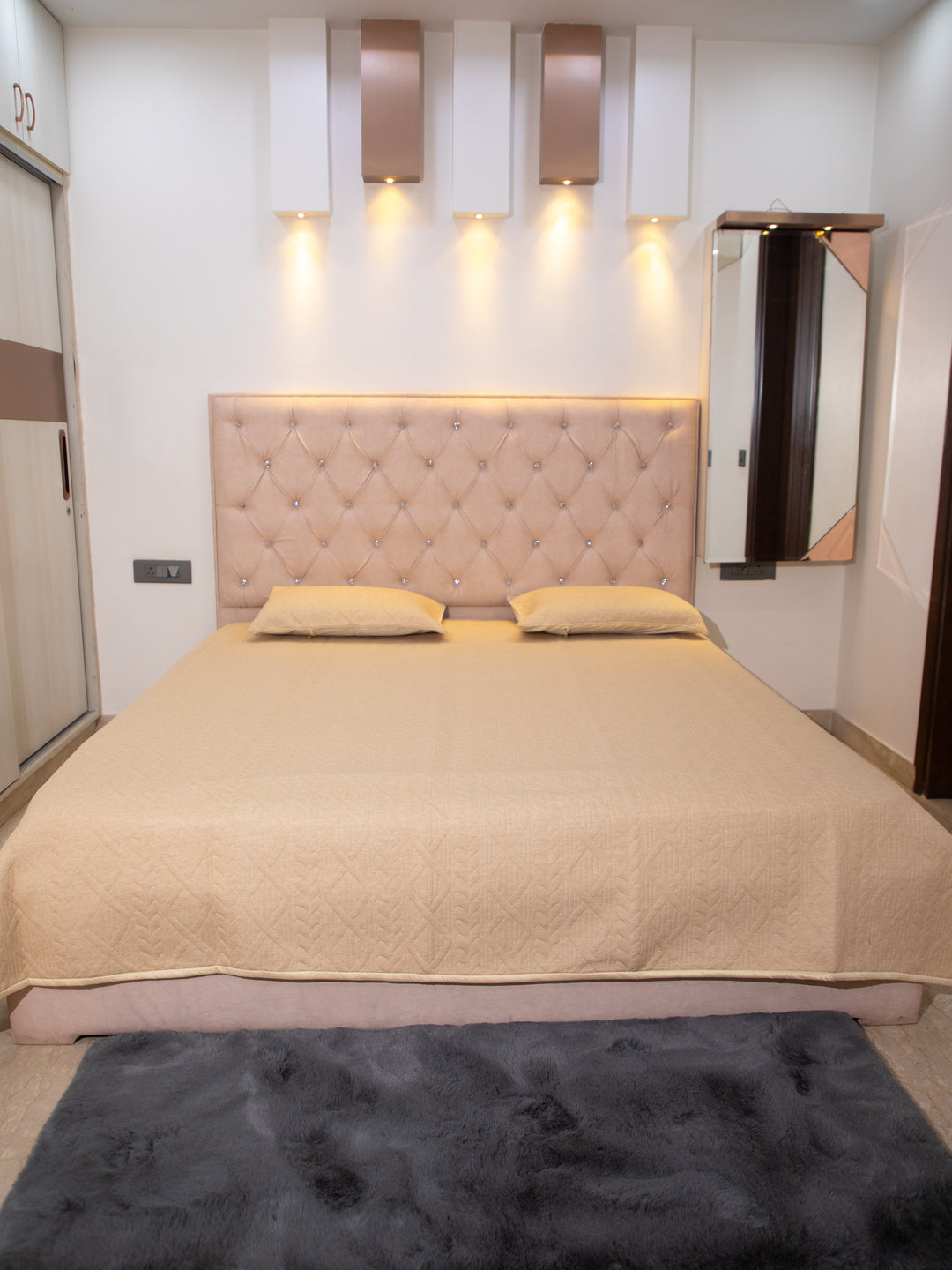 Cream Textured  Cotton Double Bedcover With 2 Pillow Covers