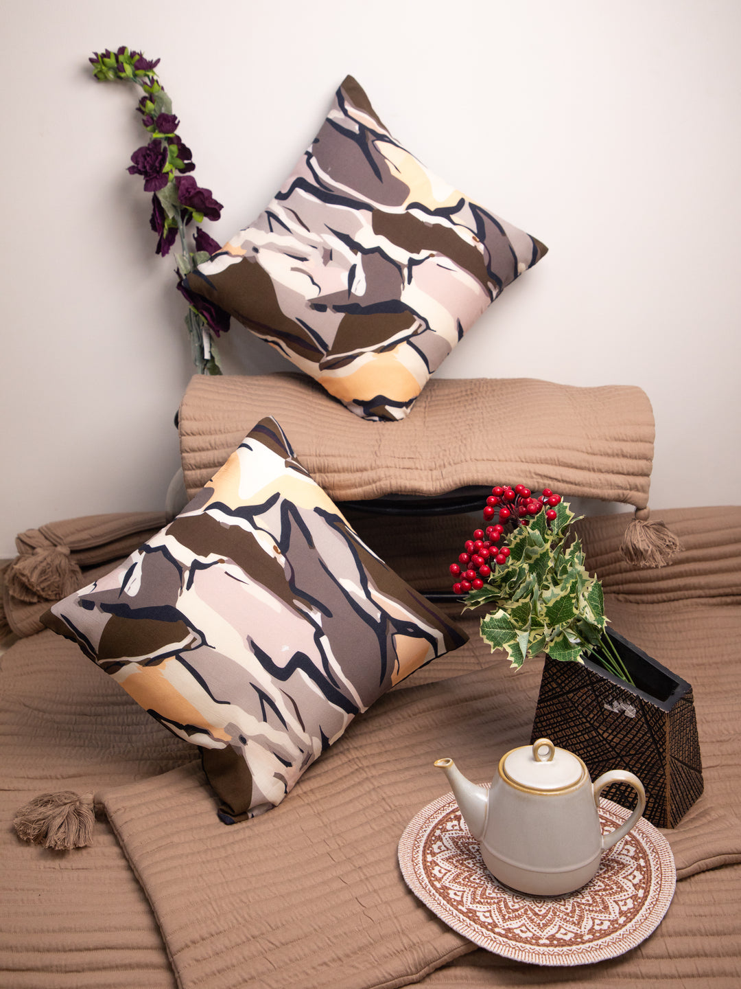 Set Off 2 Multicolor Cotton Square Cushion Cover