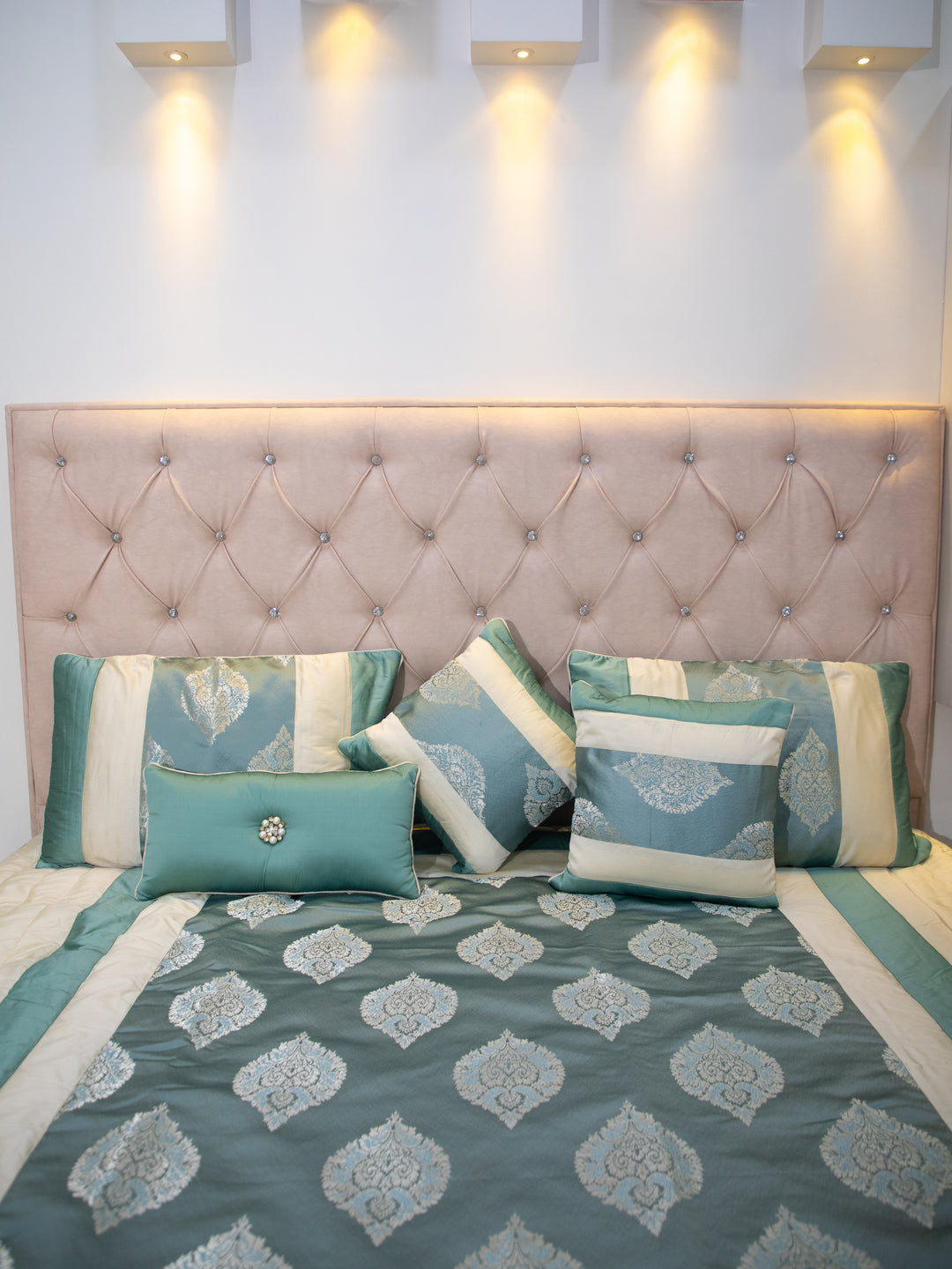 Teal Embossed Cotton Double Bedcover With 2 Pillow Covers and 2 Cushion Covers, 1 Highlighter