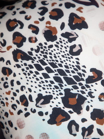 White &amp; Multicolor Print Cotton Square Cushion Cover Set Off 2