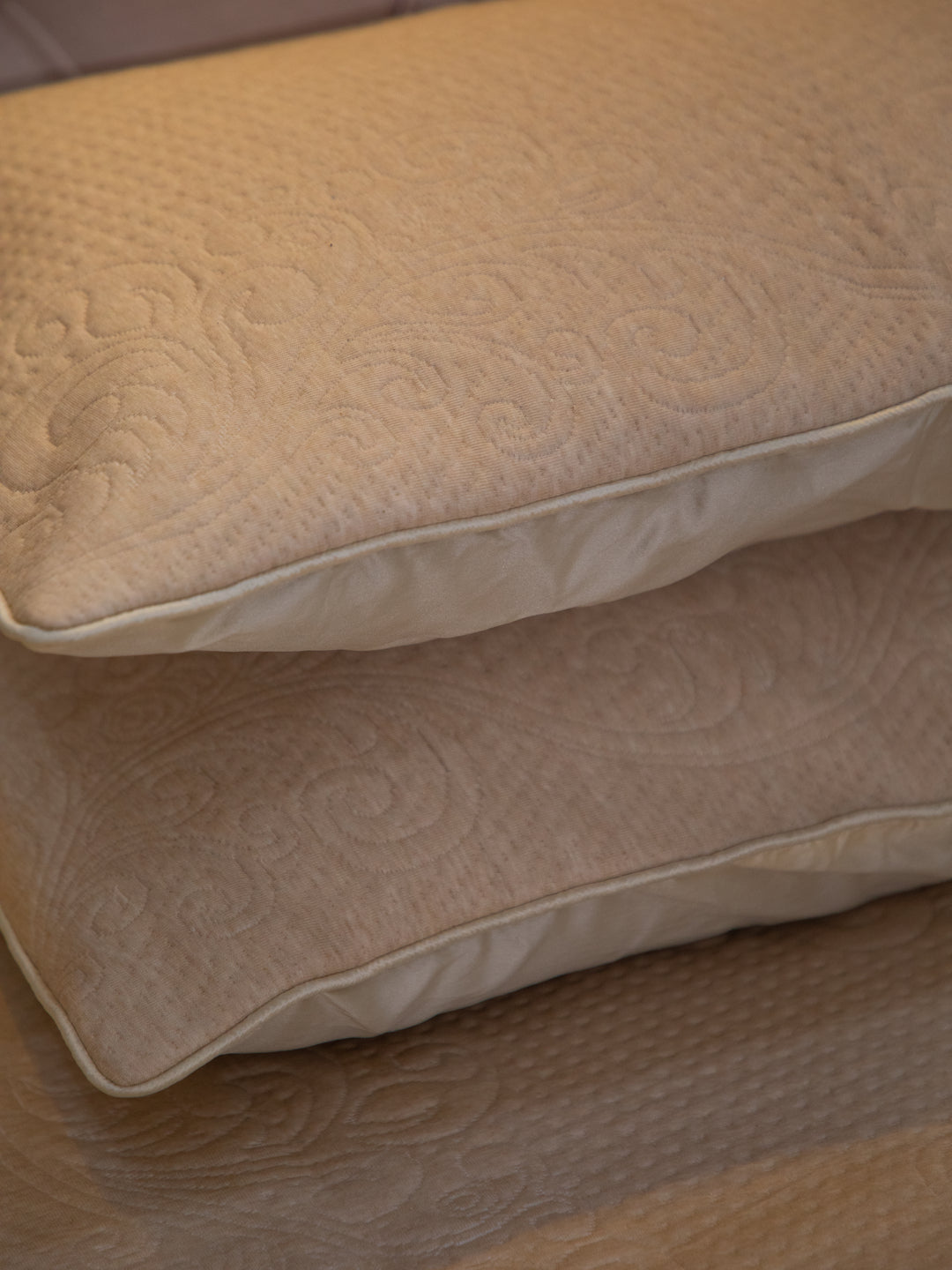 Cream Textured  Cotton Double Bedcover With 2 Pillow Covers
