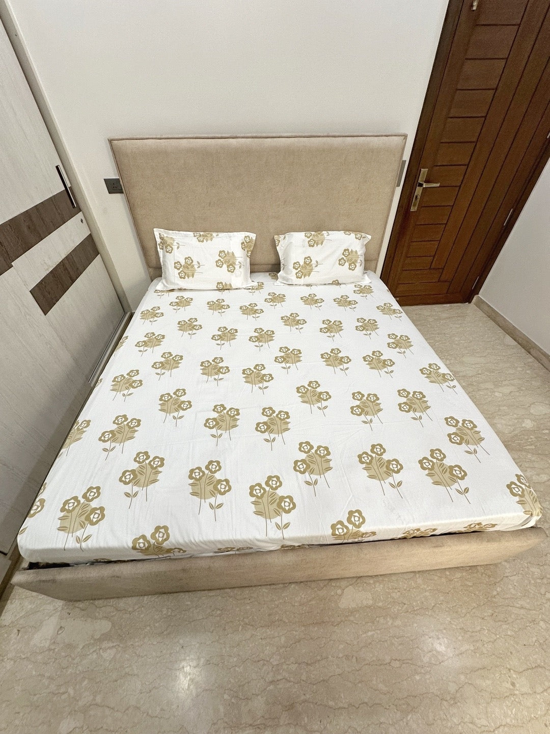 Tan Floral White Base 100% Cotton Bedsheet With Pillow Covers