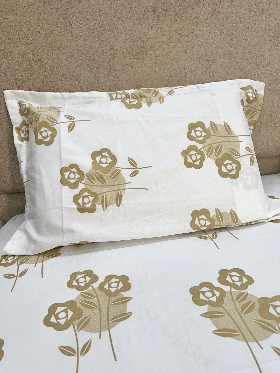 Tan Floral White Base 100% Cotton Bedsheet With Pillow Covers