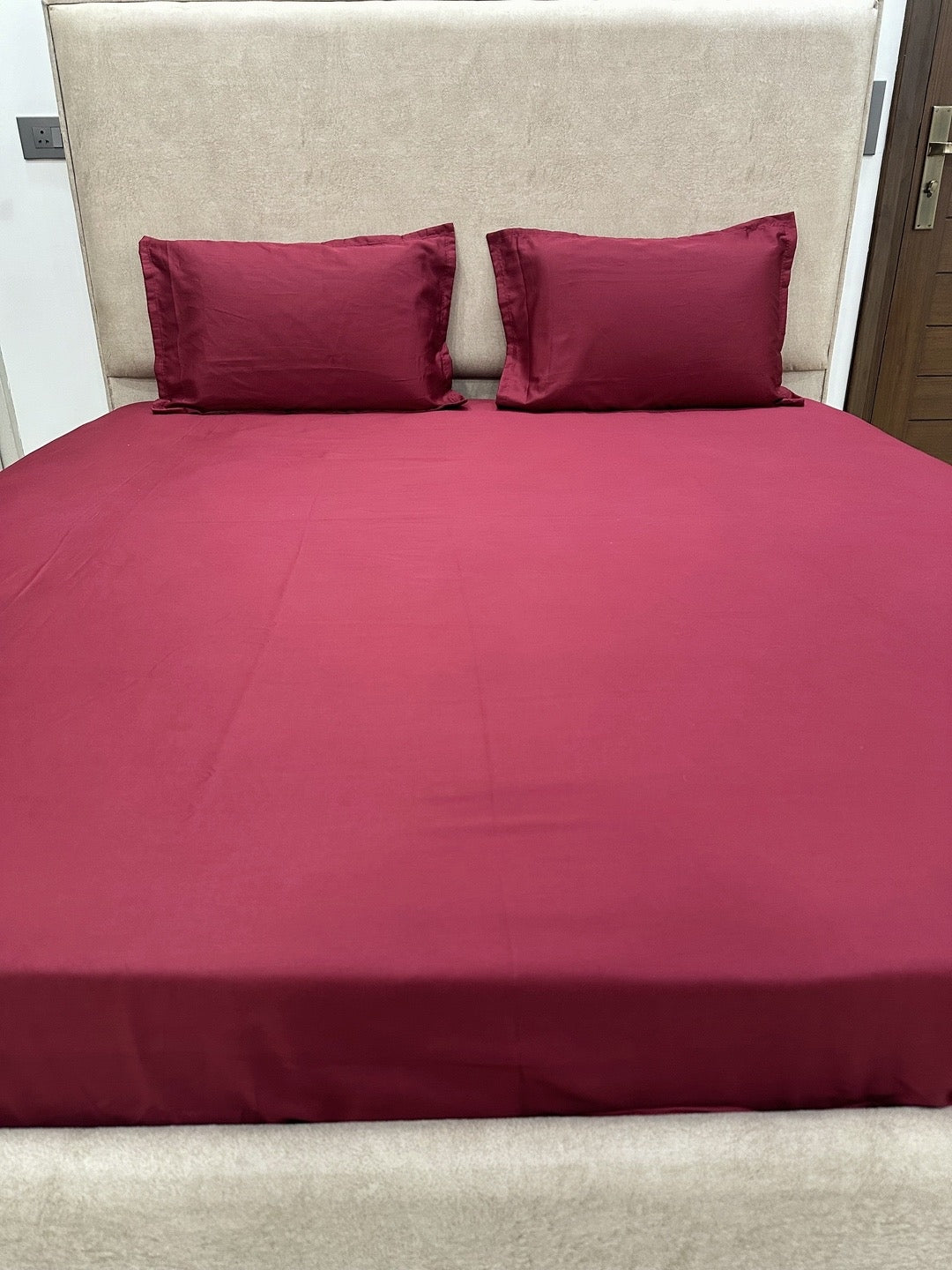 Maroon Solid 100% Cotton Bedsheet With Pillow Covers